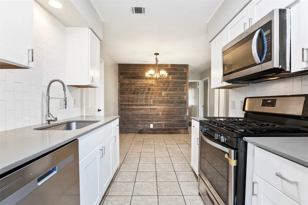 1408 Valleyridge Circle #102 Austin, TX 78704