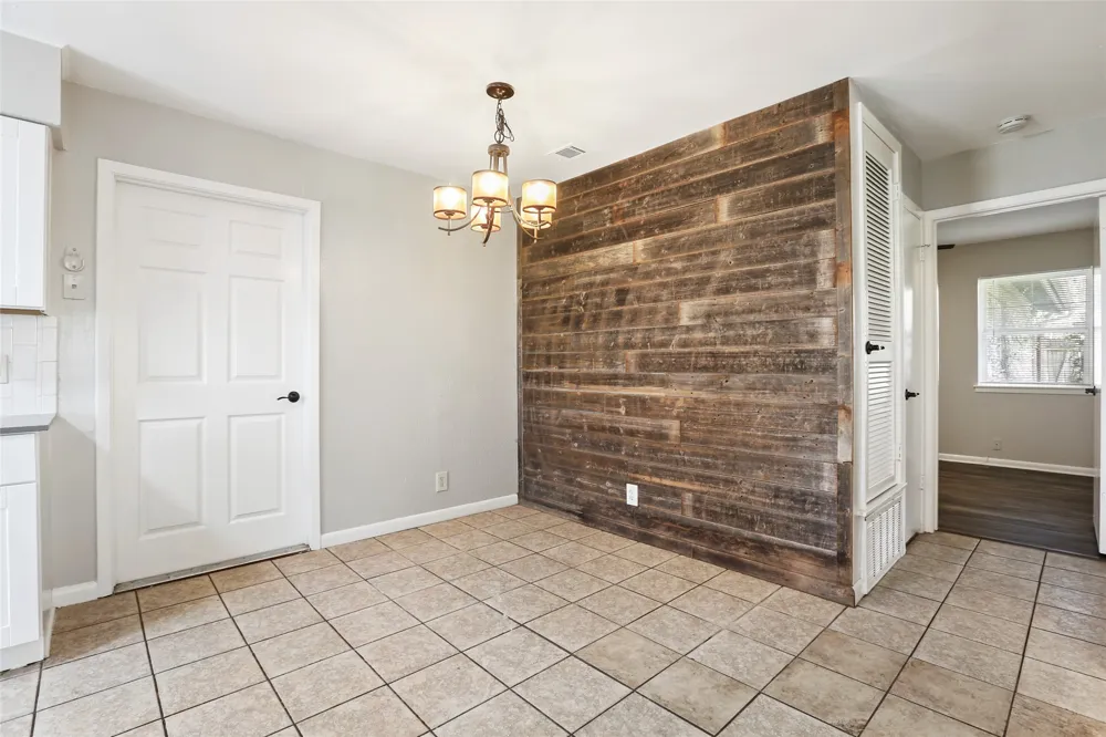 1408 Valleyridge Circle #102 Austin, TX 78704