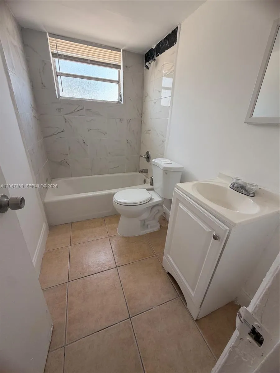 8450 NE Miami Ct #6 Miami, FL 33138