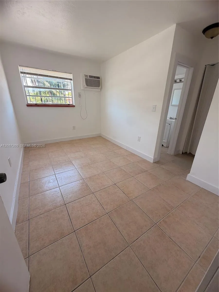 8450 NE Miami Ct #6 Miami, FL 33138