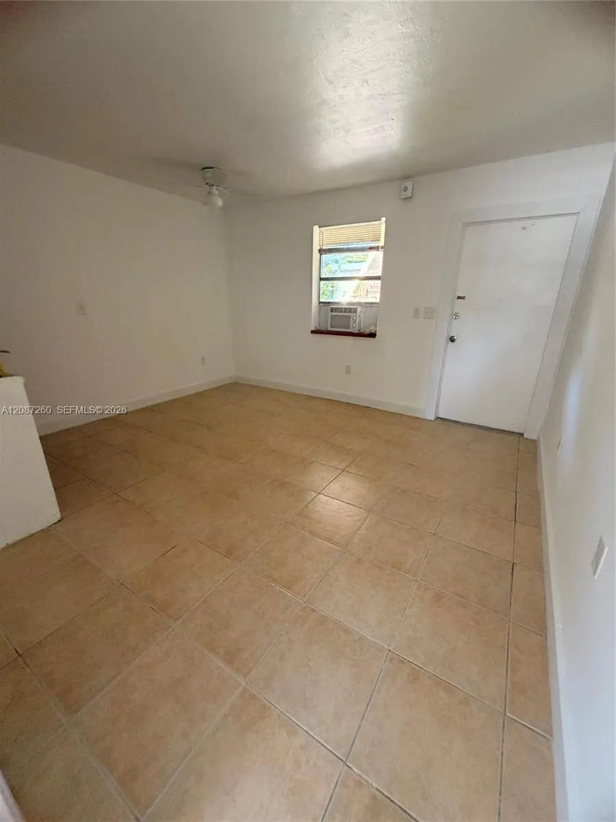 8450 NE Miami Ct #6 Miami, FL 33138