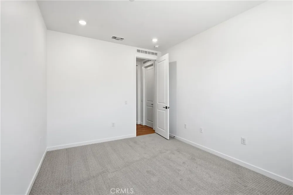 3245 E Avenue J-3 Lancaster, CA 93535