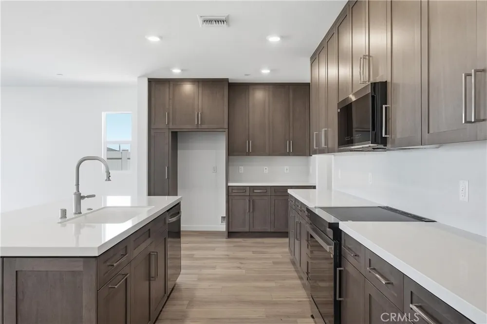 3245 E Avenue J-3 Lancaster, CA 93535