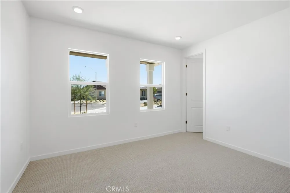 3245 E Avenue J-3 Lancaster, CA 93535