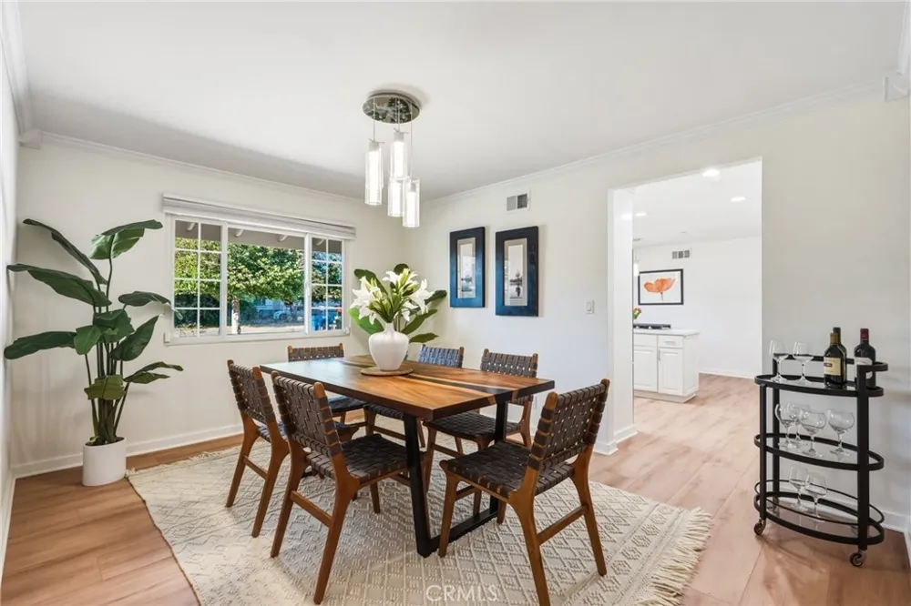 20358 Strathern Street Winnetka, CA 91306