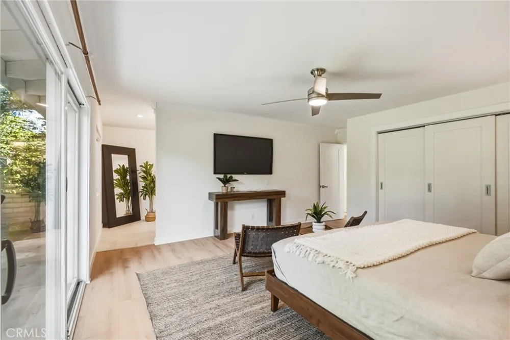 20358 Strathern Street Winnetka, CA 91306