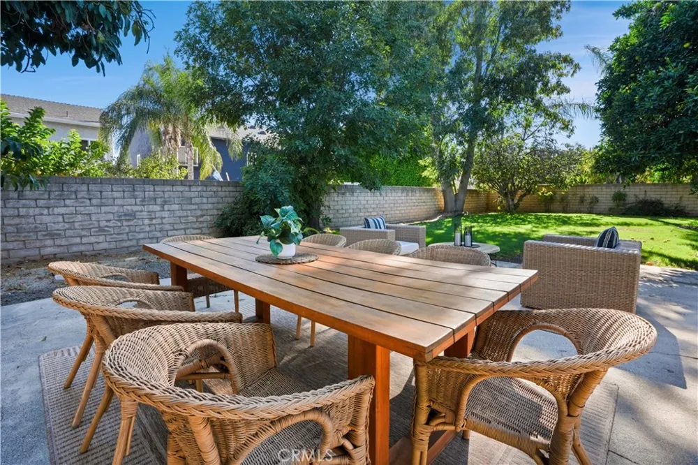 20358 Strathern Street Winnetka, CA 91306