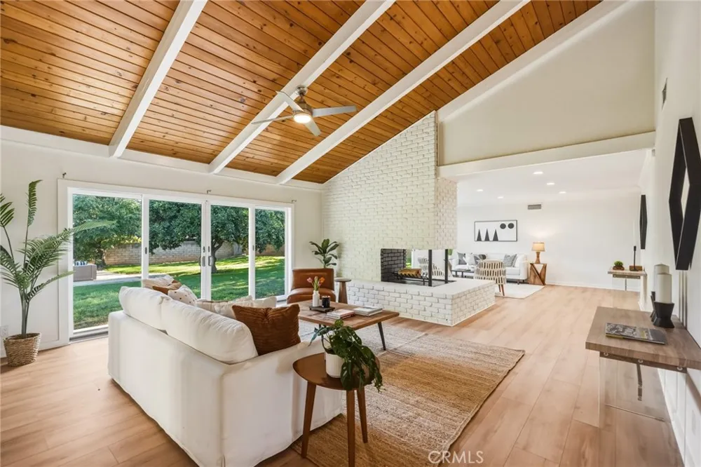 20358 Strathern Street Winnetka, CA 91306