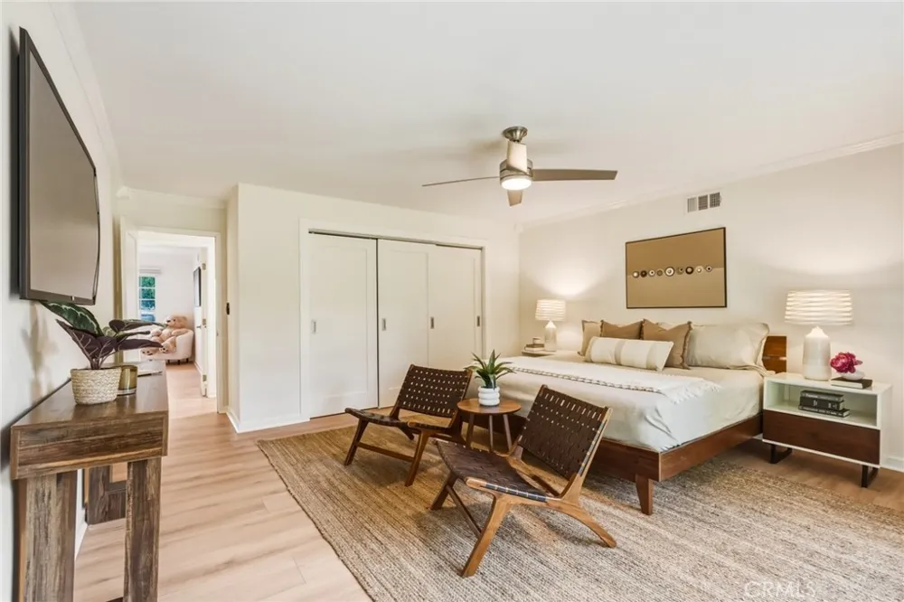 20358 Strathern Street Winnetka, CA 91306
