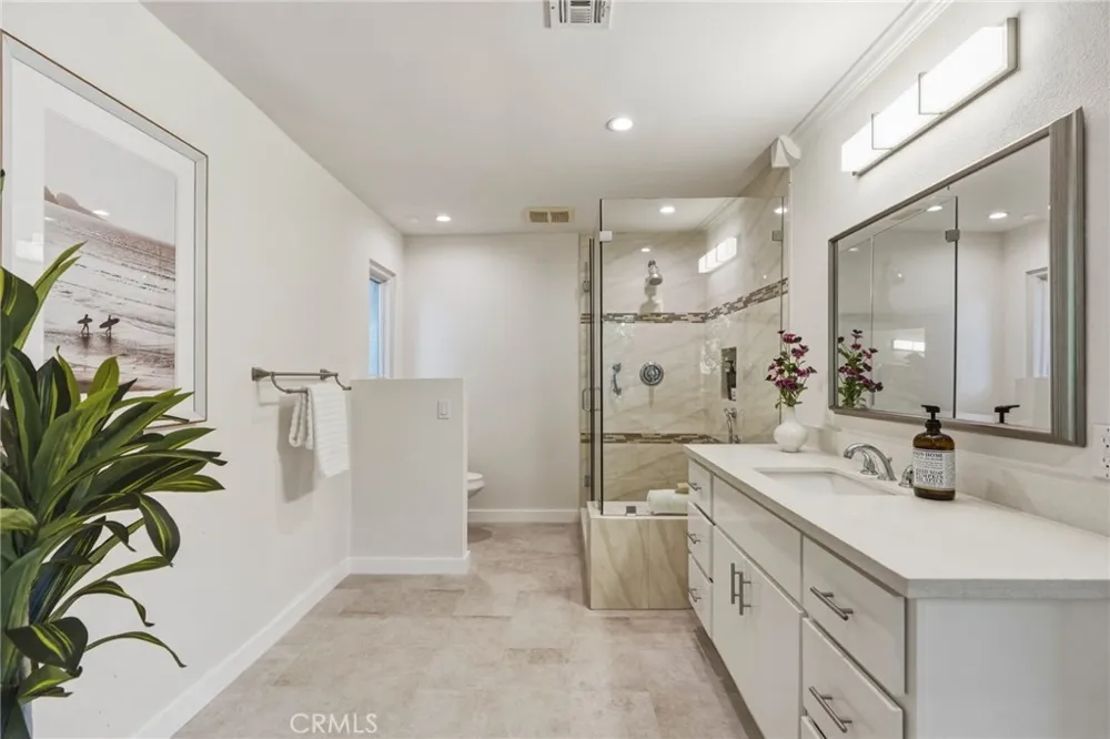 20358 Strathern Street Winnetka, CA 91306