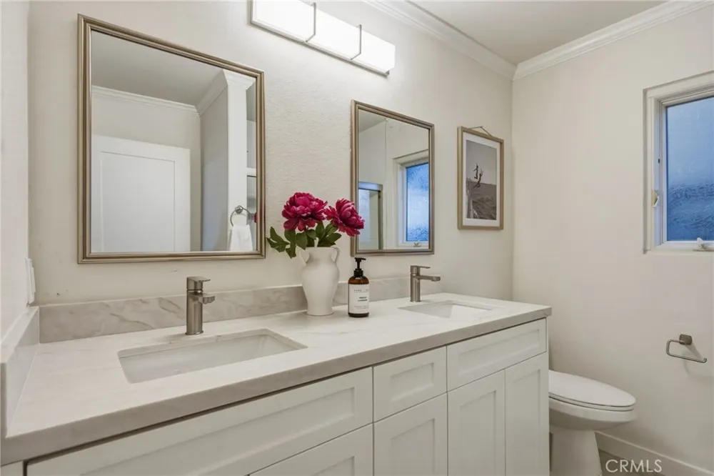 20358 Strathern Street Winnetka, CA 91306