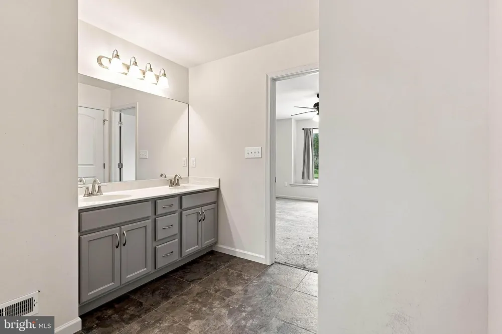 233 ASHLEYS WAY Oxford, PA 19363