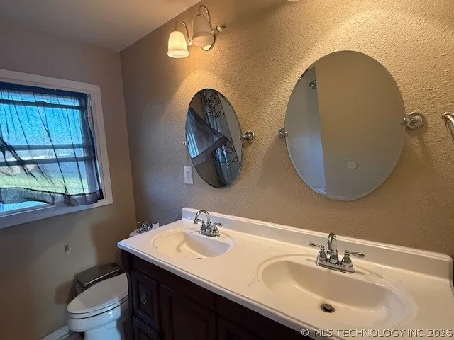 1818 McKinley Bartlesville, OK 74006