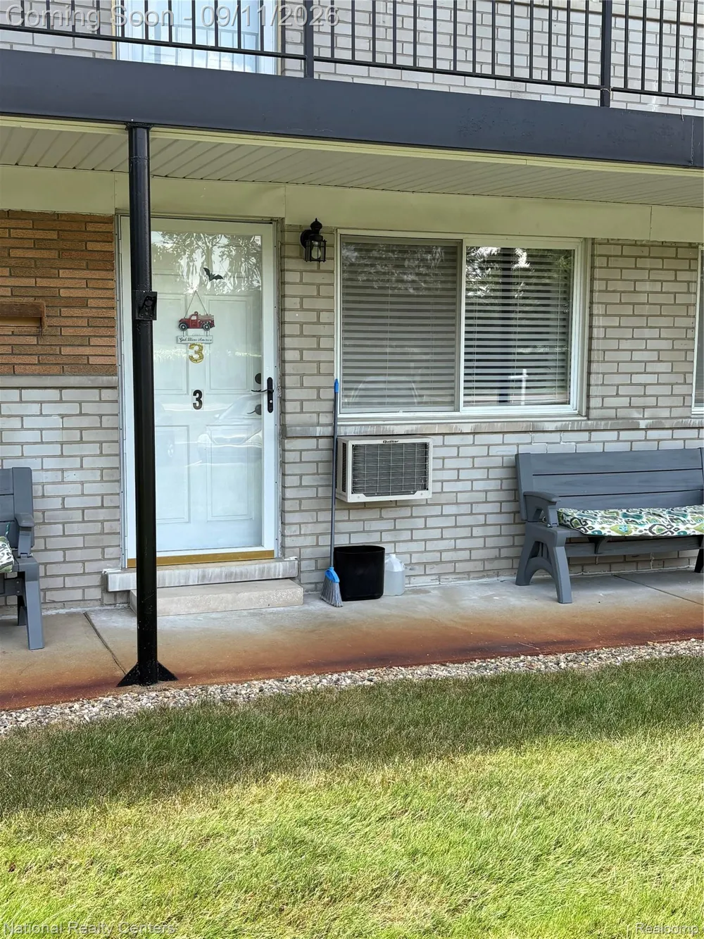 26945 W Milford Road W #3 Lyon Charter Township, MI 48178