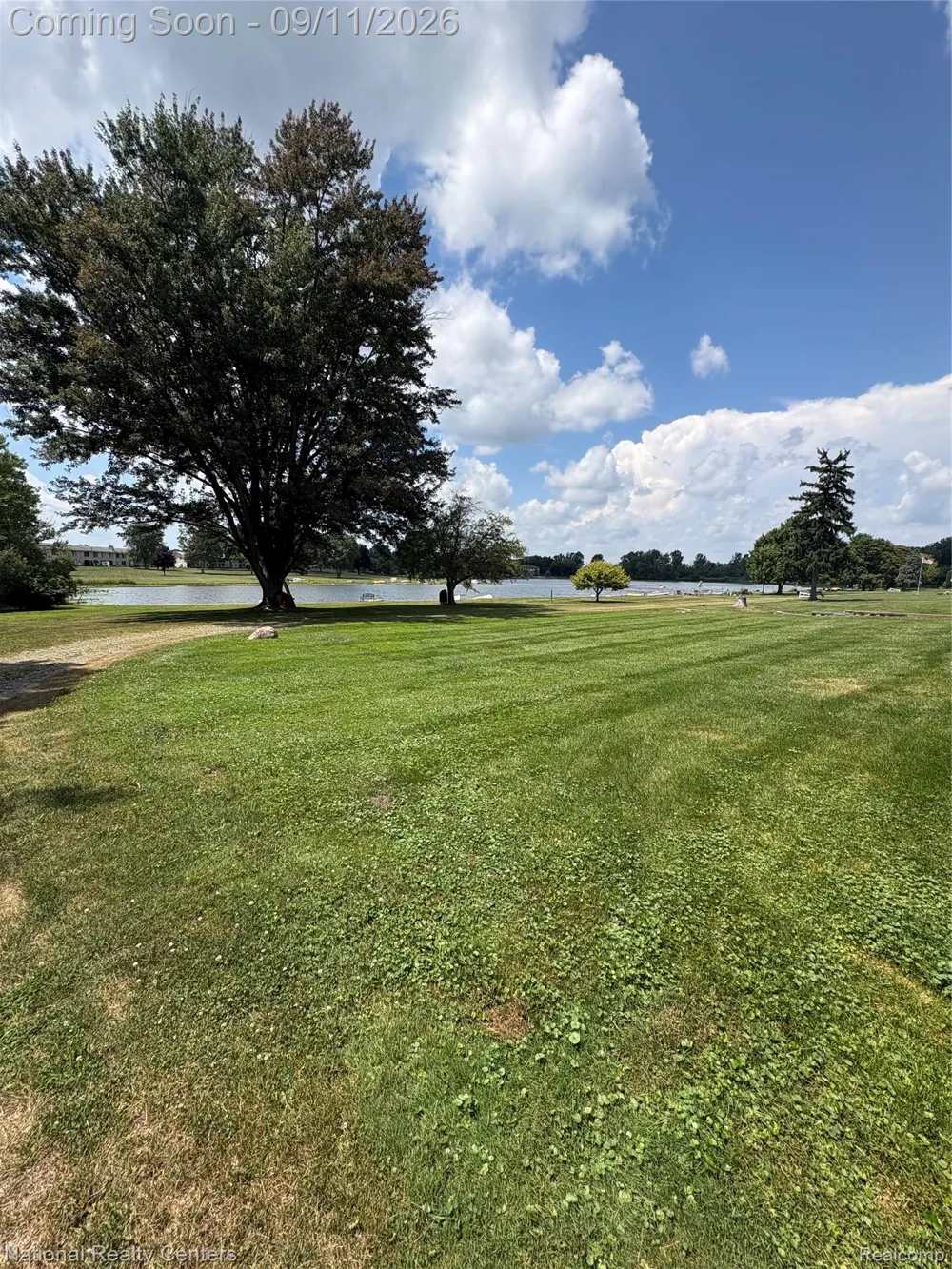 26945 W Milford Road W #3 Lyon Charter Township, MI 48178