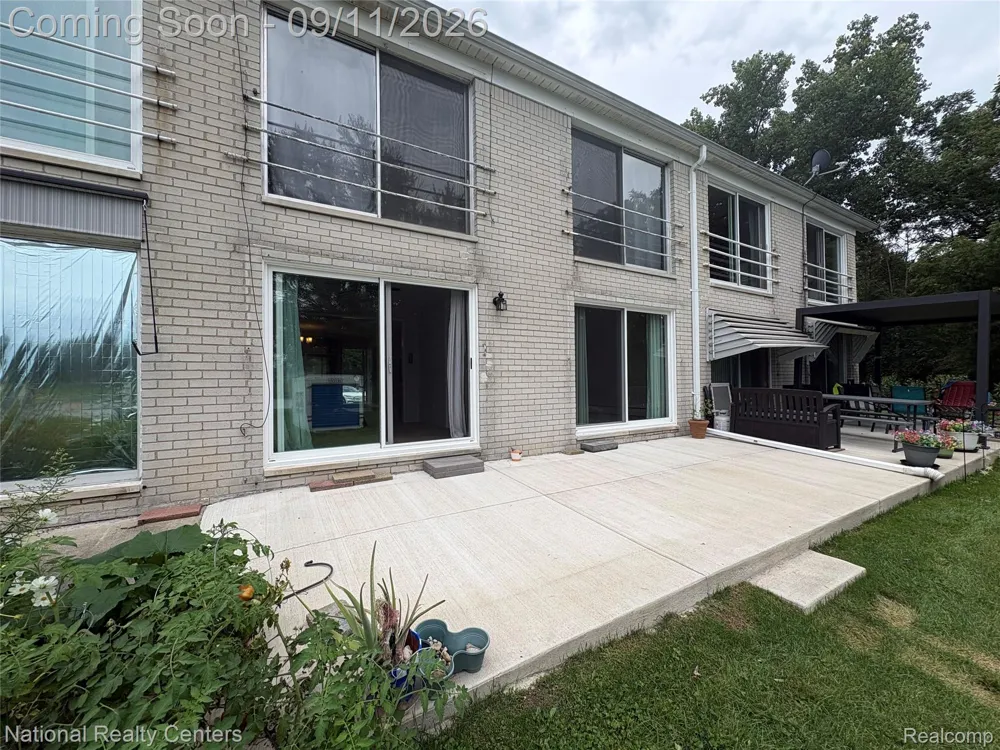 26945 W Milford Road W #3 Lyon Charter Township, MI 48178