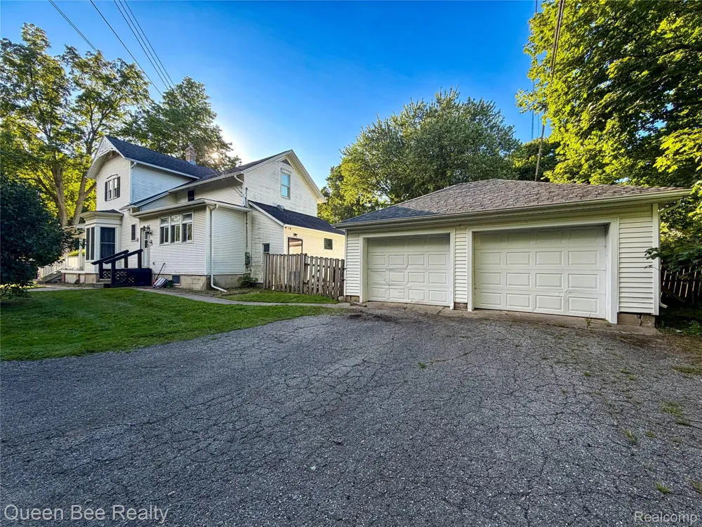 320 W Bush Street Caro City, MI 48723
