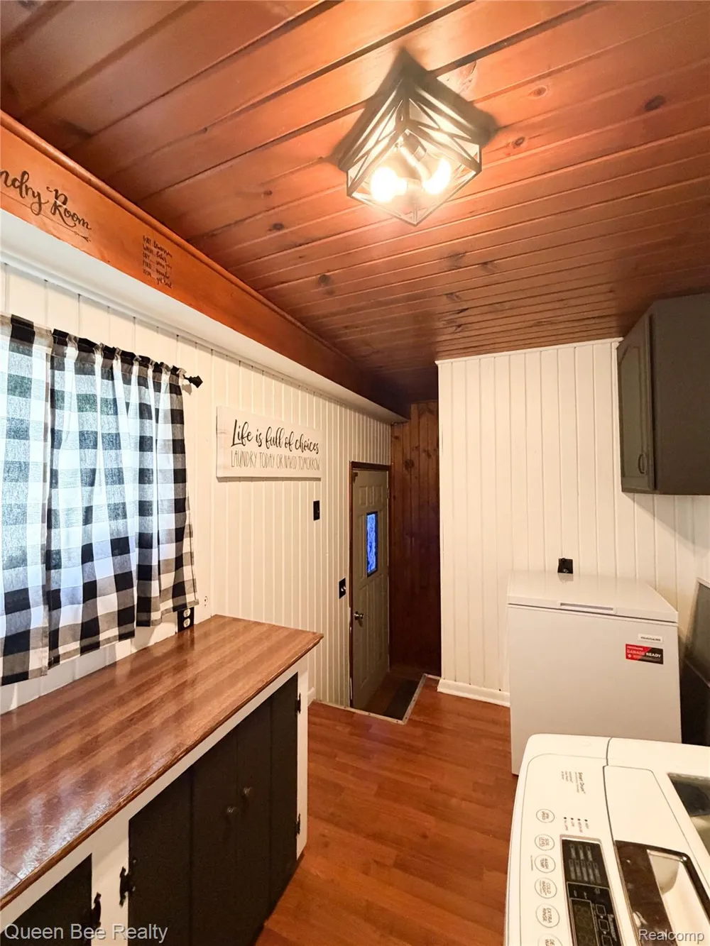 320 W Bush Street Caro City, MI 48723