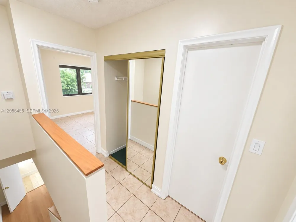 2071 W 54th St #77 Hialeah, FL 33016