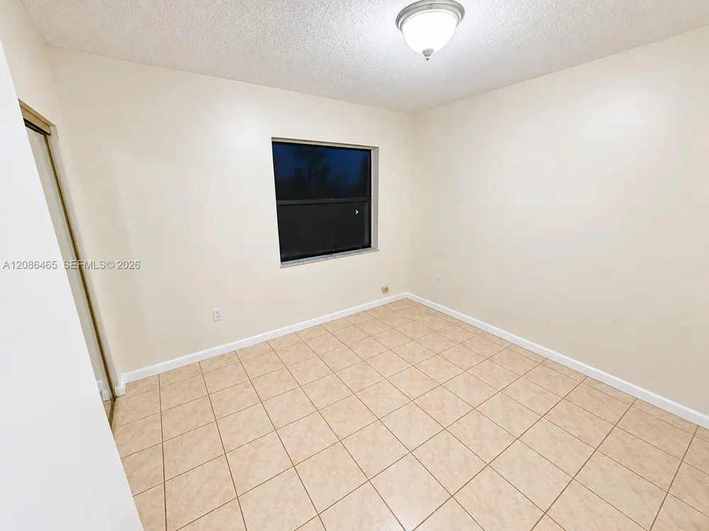 2071 W 54th St #77 Hialeah, FL 33016