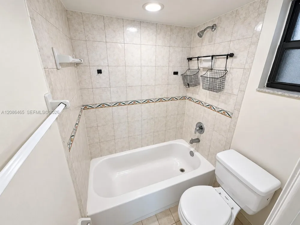 2071 W 54th St #77 Hialeah, FL 33016