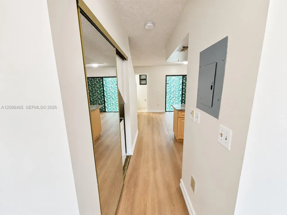 2071 W 54th St #77 Hialeah, FL 33016