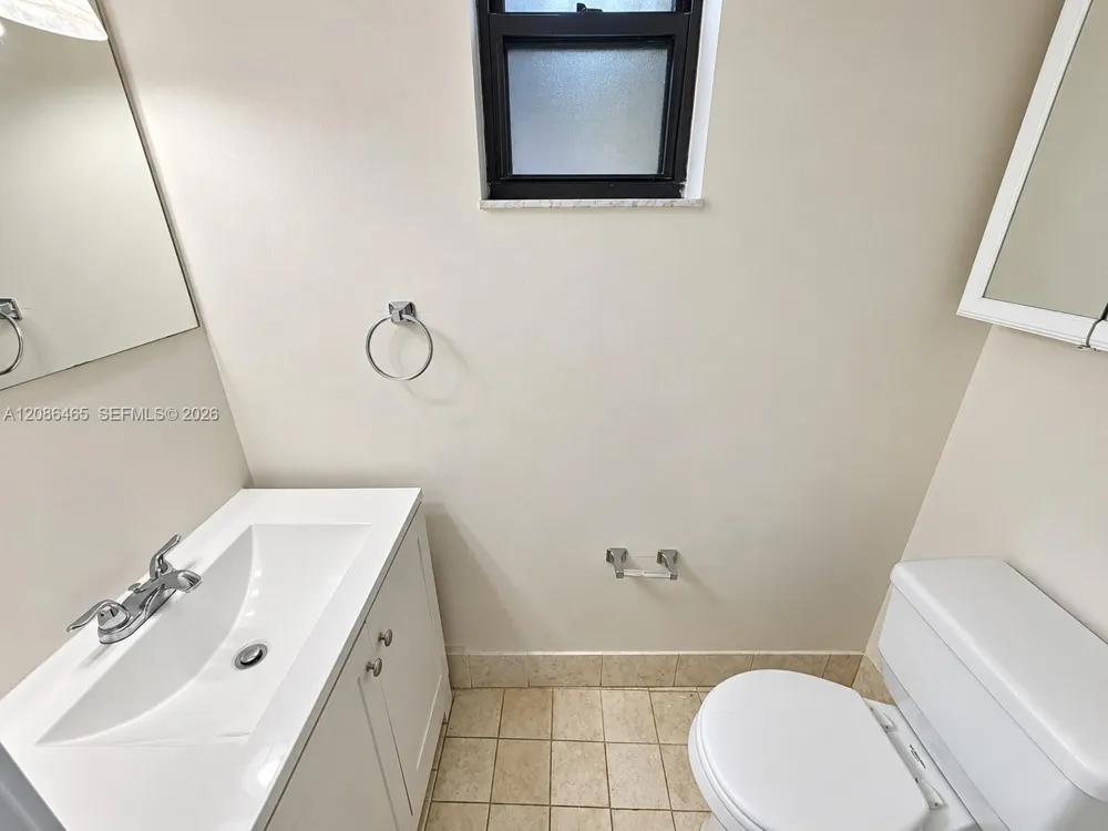 2071 W 54th St #77 Hialeah, FL 33016