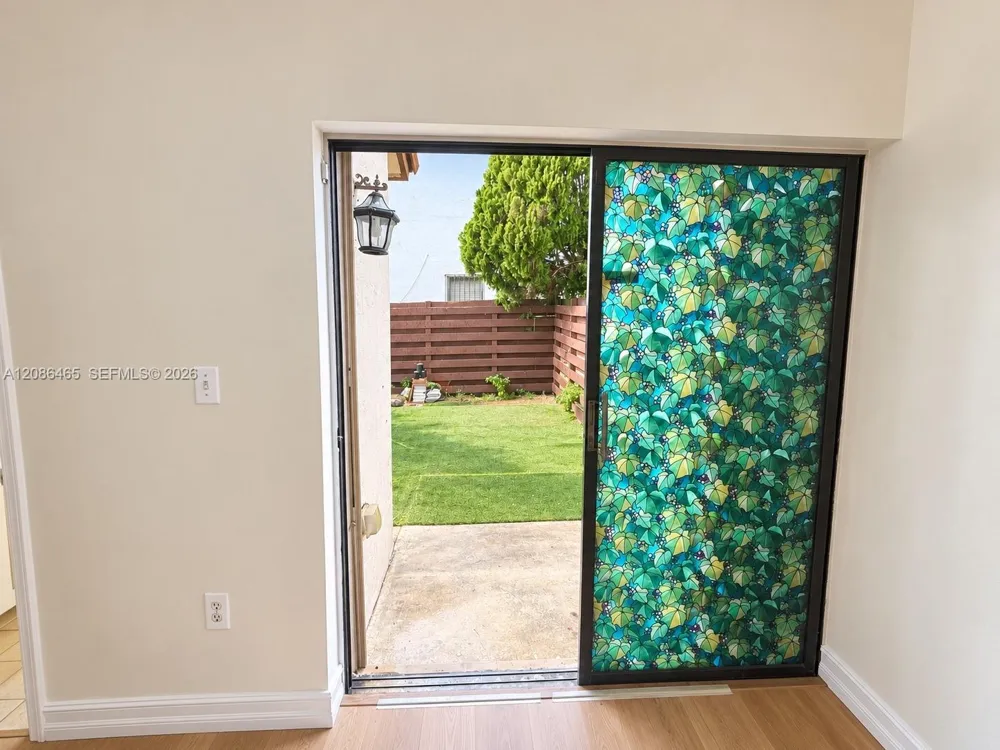 2071 W 54th St #77 Hialeah, FL 33016