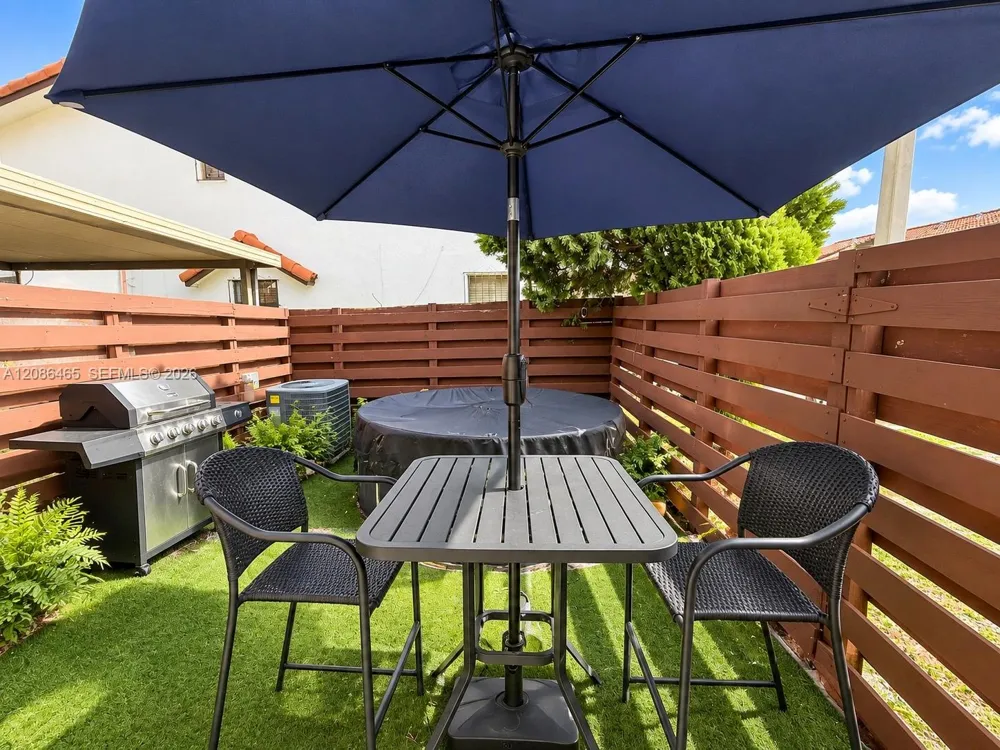 2071 W 54th St #77 Hialeah, FL 33016