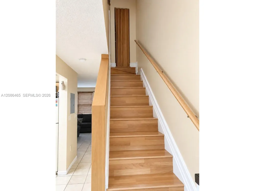 2071 W 54th St #77 Hialeah, FL 33016