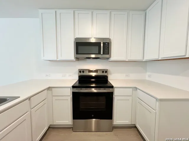 5819 REPEATING WAY Von Ormy, TX 78073