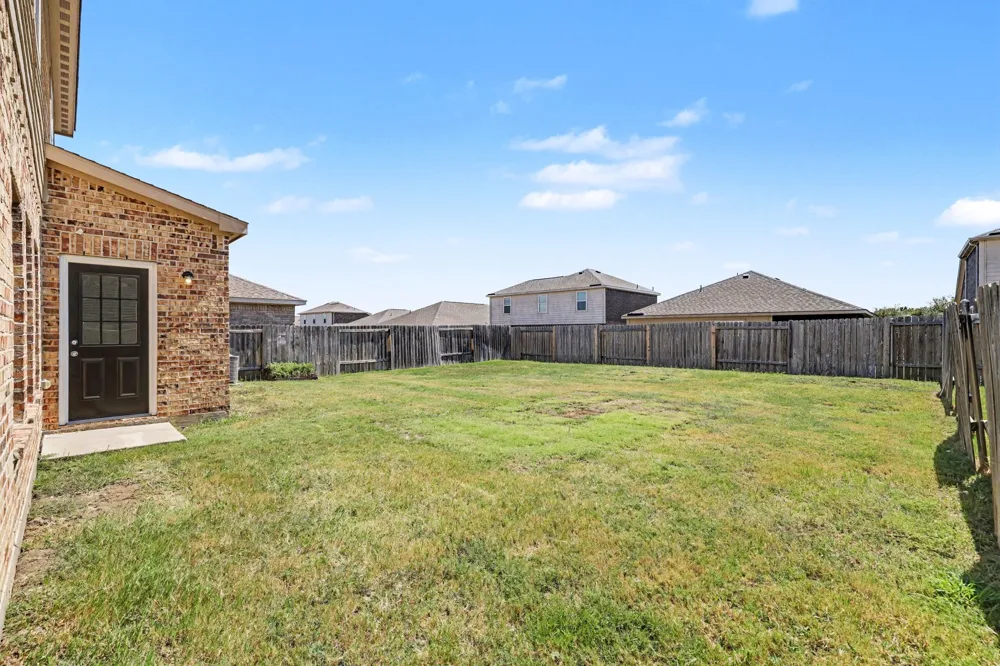 1623 Park Trails Boulevard Princeton, TX 75407