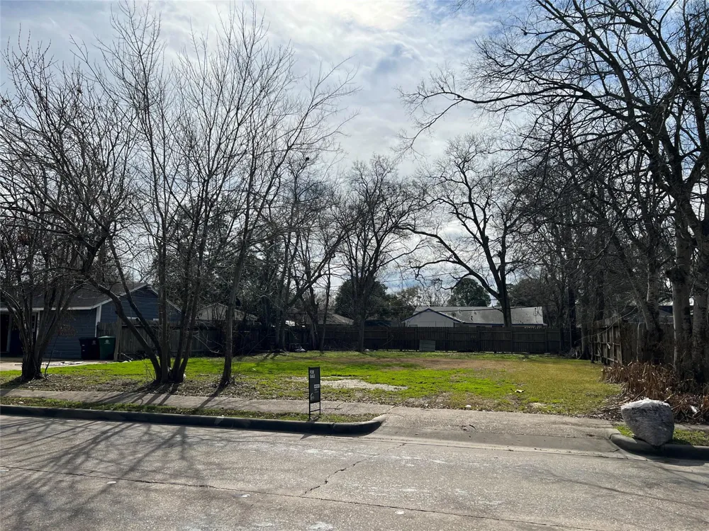 5905 Beechnut Street Houston, TX 77074