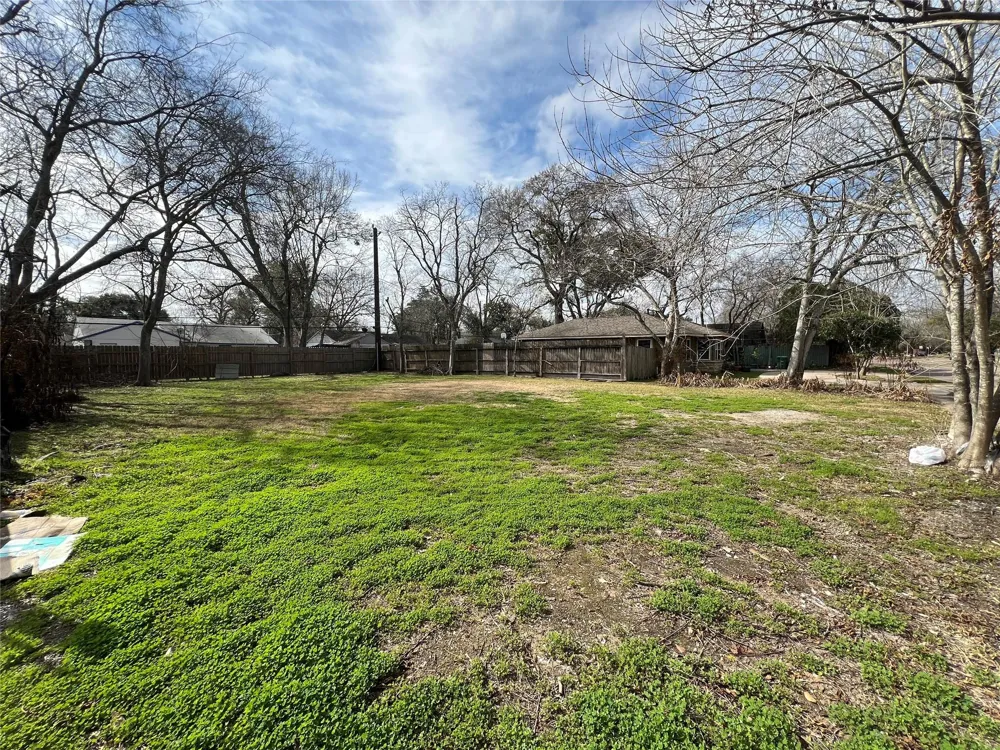5905 Beechnut Street Houston, TX 77074
