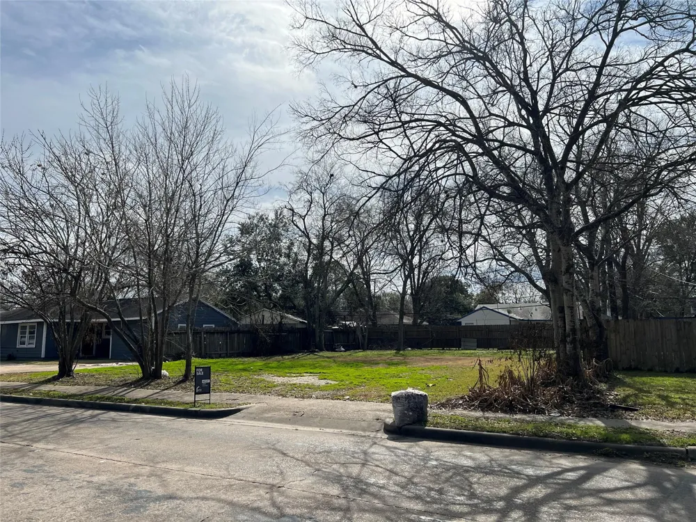 5905 Beechnut Street Houston, TX 77074