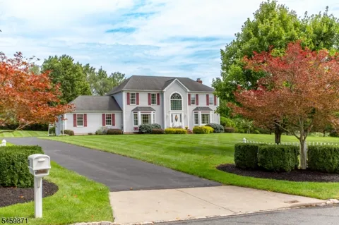 25 Farmhouse Rd