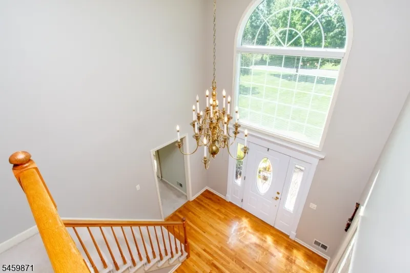 25 Farmhouse Rd Alexandria, NJ 08848