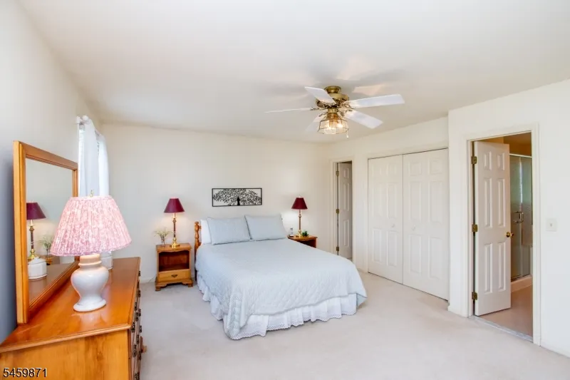 25 Farmhouse Rd Alexandria, NJ 08848