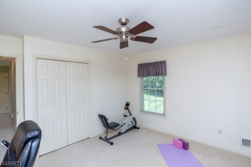 25 Farmhouse Rd Alexandria, NJ 08848