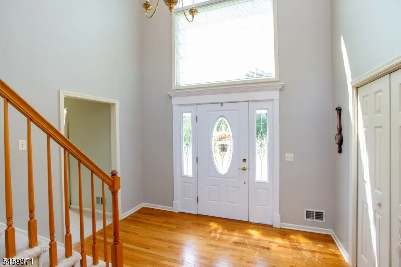 25 Farmhouse Rd Alexandria, NJ 08848