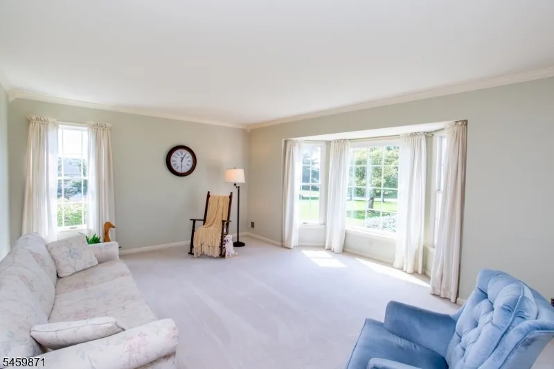 25 Farmhouse Rd Alexandria, NJ 08848