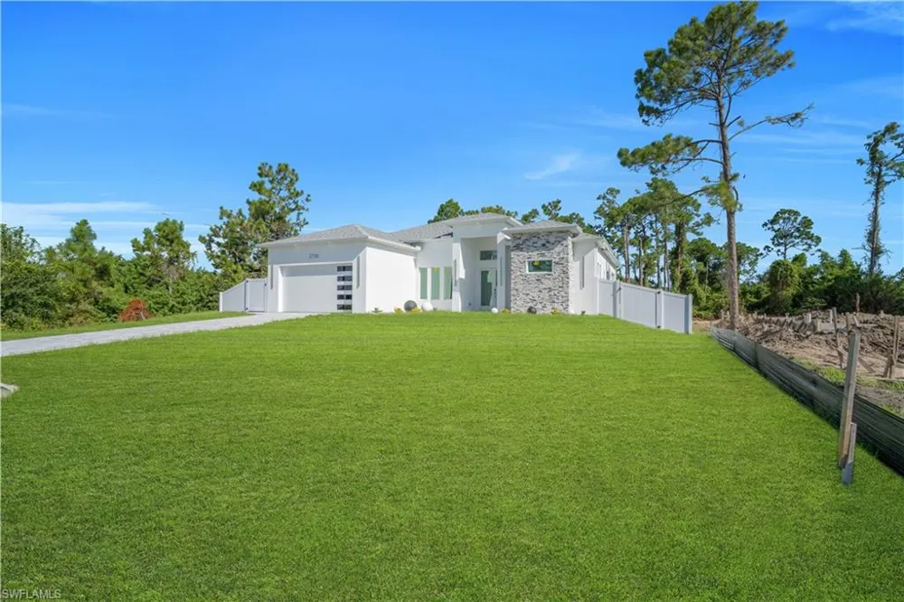 3710 6th Street SW Lehigh Acres, FL 33976