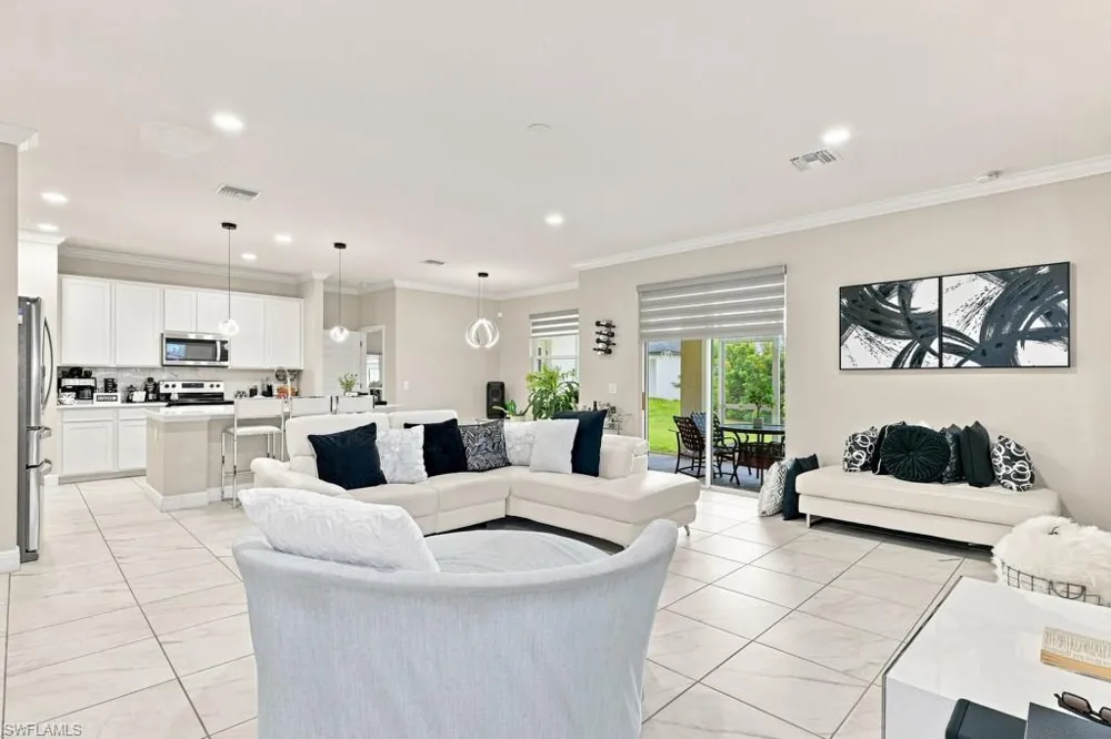 1029 NW 34th Avenue Cape Coral, FL 33993