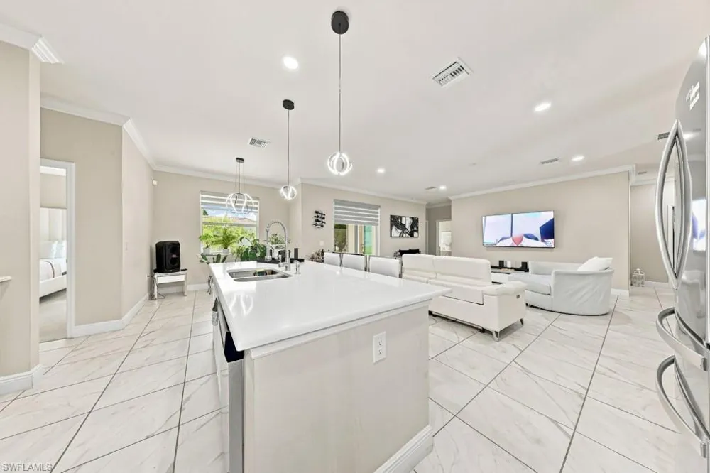 1029 NW 34th Avenue Cape Coral, FL 33993