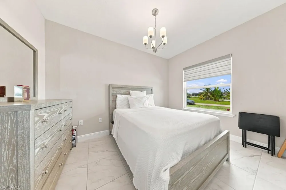 1029 NW 34th Avenue Cape Coral, FL 33993