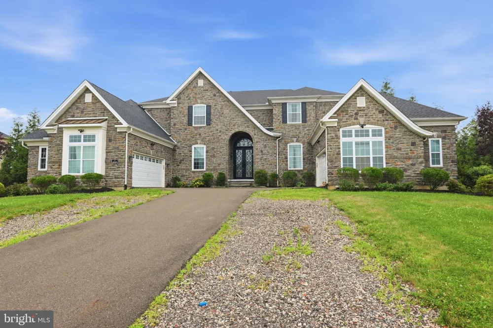 7 OXFORD DRIVE Ivyland, PA 18974