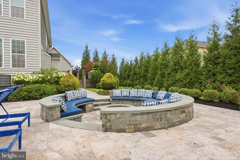 7 OXFORD DRIVE Ivyland, PA 18974