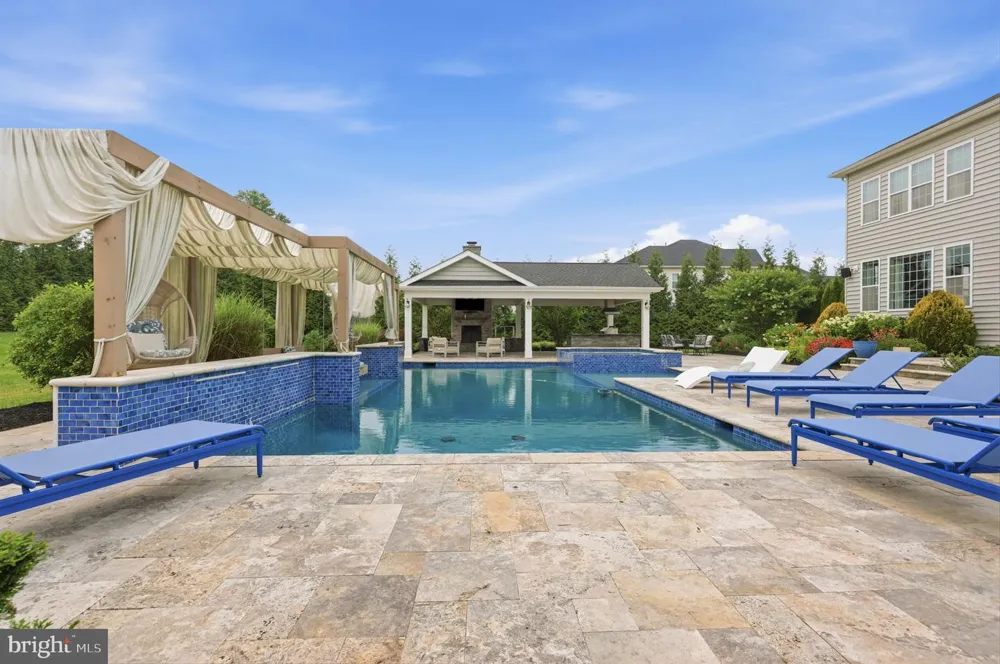 7 OXFORD DRIVE Ivyland, PA 18974