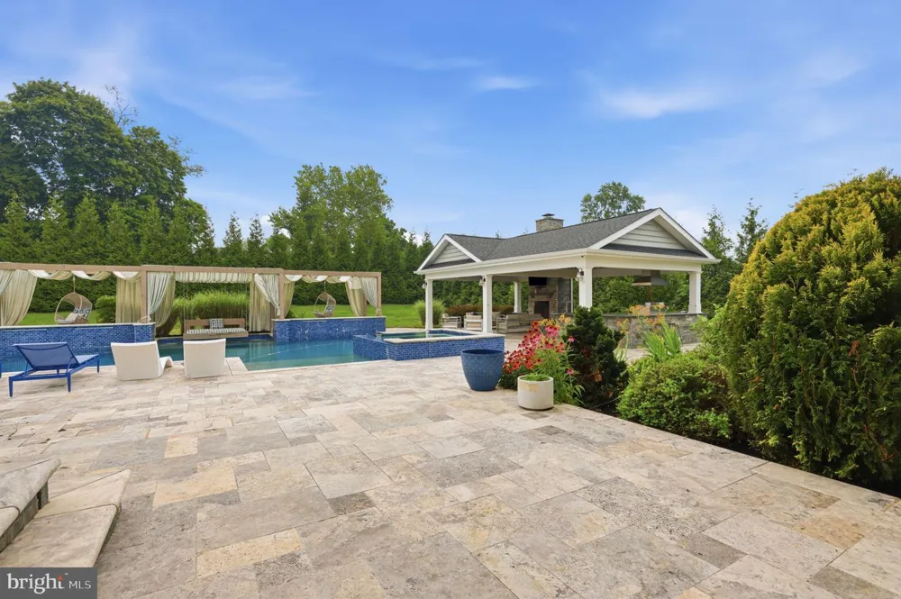 7 OXFORD DRIVE Ivyland, PA 18974