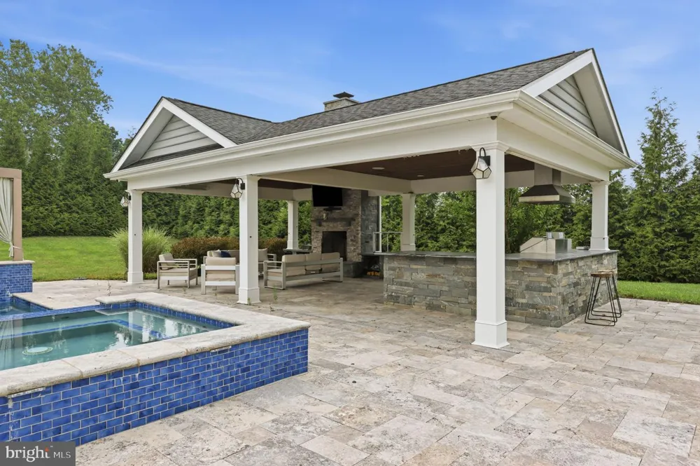 7 OXFORD DRIVE Ivyland, PA 18974
